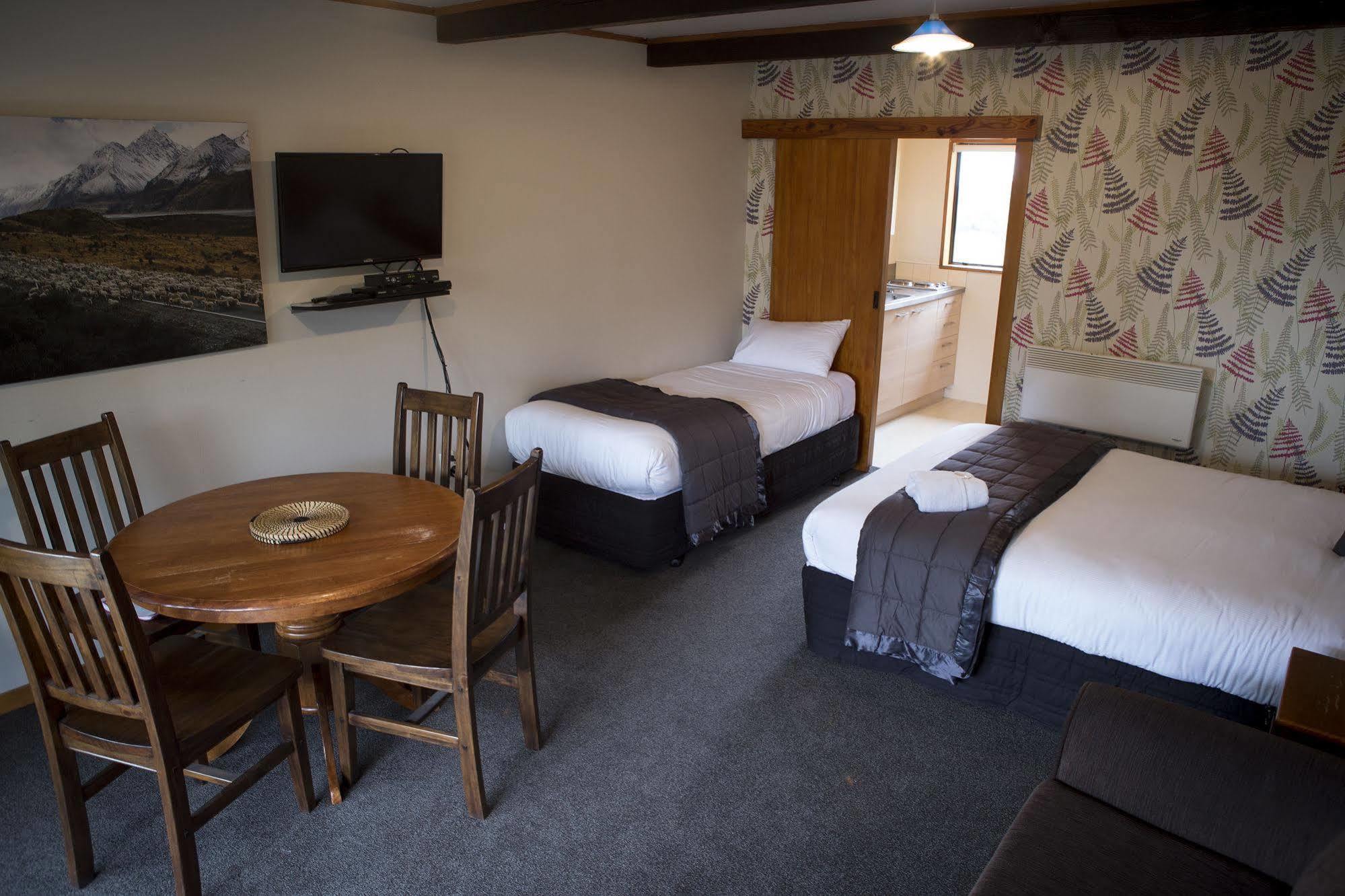 Glentanner Park Centre Hotel Aoraki / Mount Cook Bagian luar foto