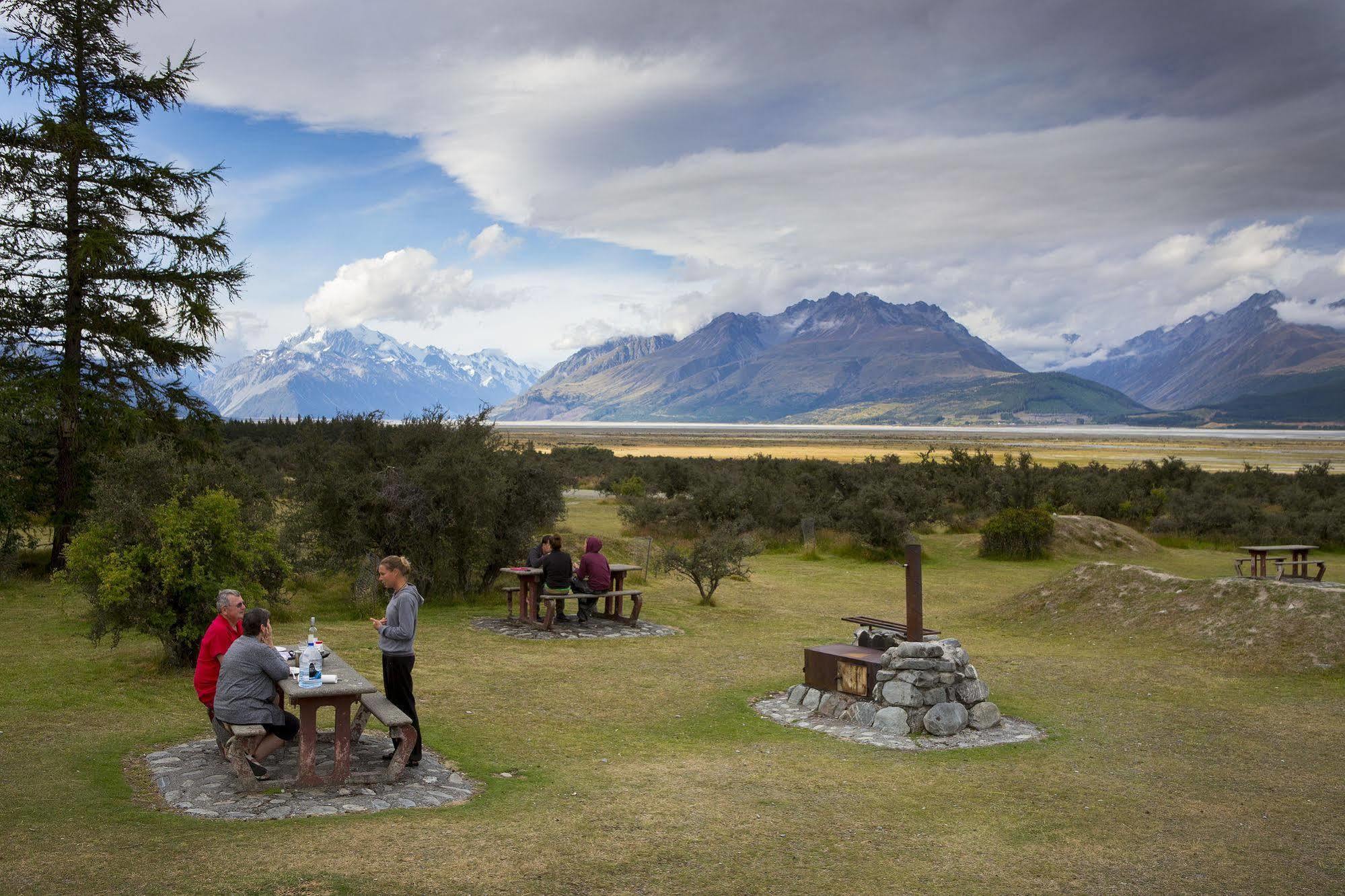 Glentanner Park Centre Hotel Aoraki / Mount Cook Bagian luar foto